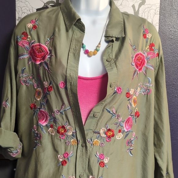 Zara Rainbow Floral Embroidered Button Down Shirt - Picture 4 of 11